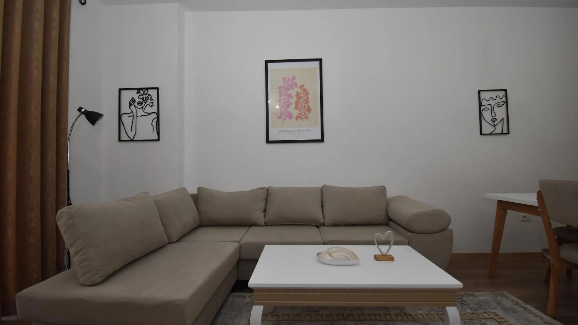 Urbanin Apartment A4 Tirana 0*,  Albania